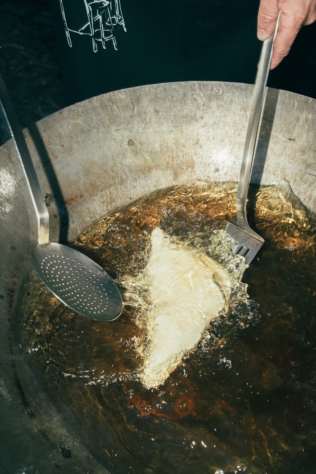 Smažení pizzy na pop-up Pizza fritta v Bufetu