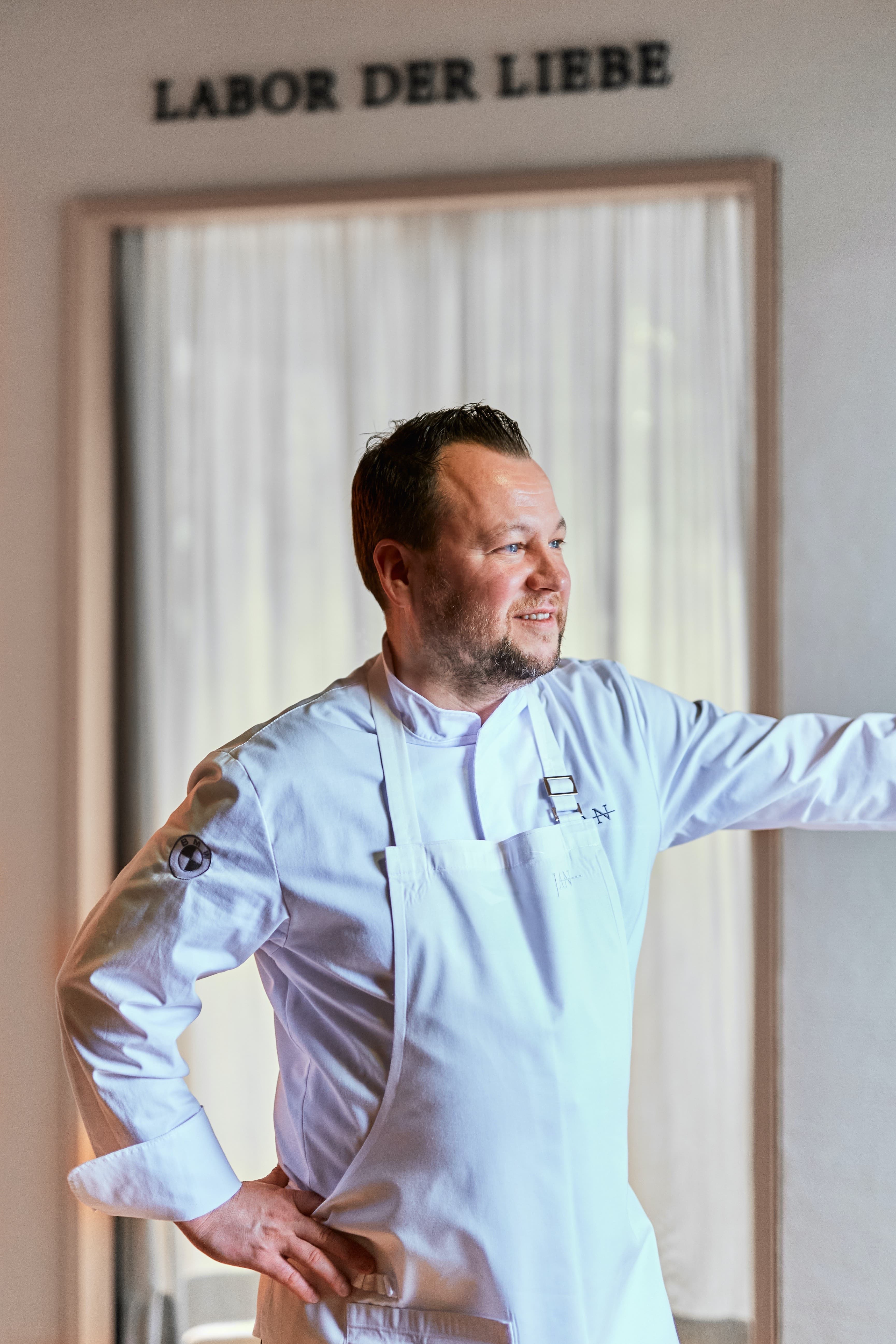 Jan Hartwig ve své restauraci Jan
